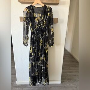 Aakaa|Women’s chiffon dark floral maxi length dress with beautiful sleeves•Small